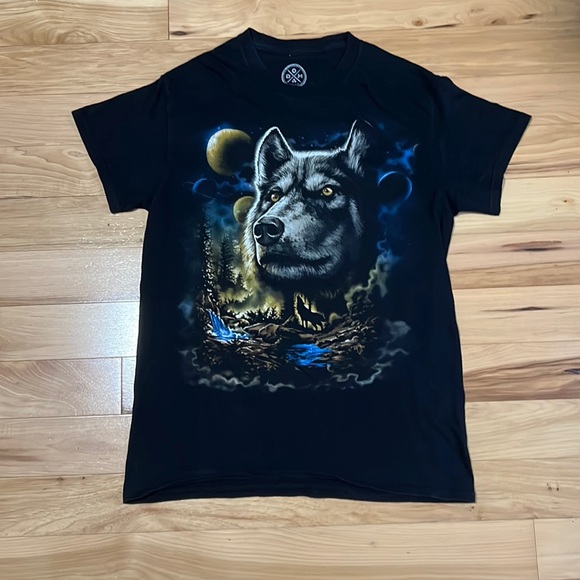 American Vintage Other - Black and Blue Wolf Night Nature Graphic T-shirt
